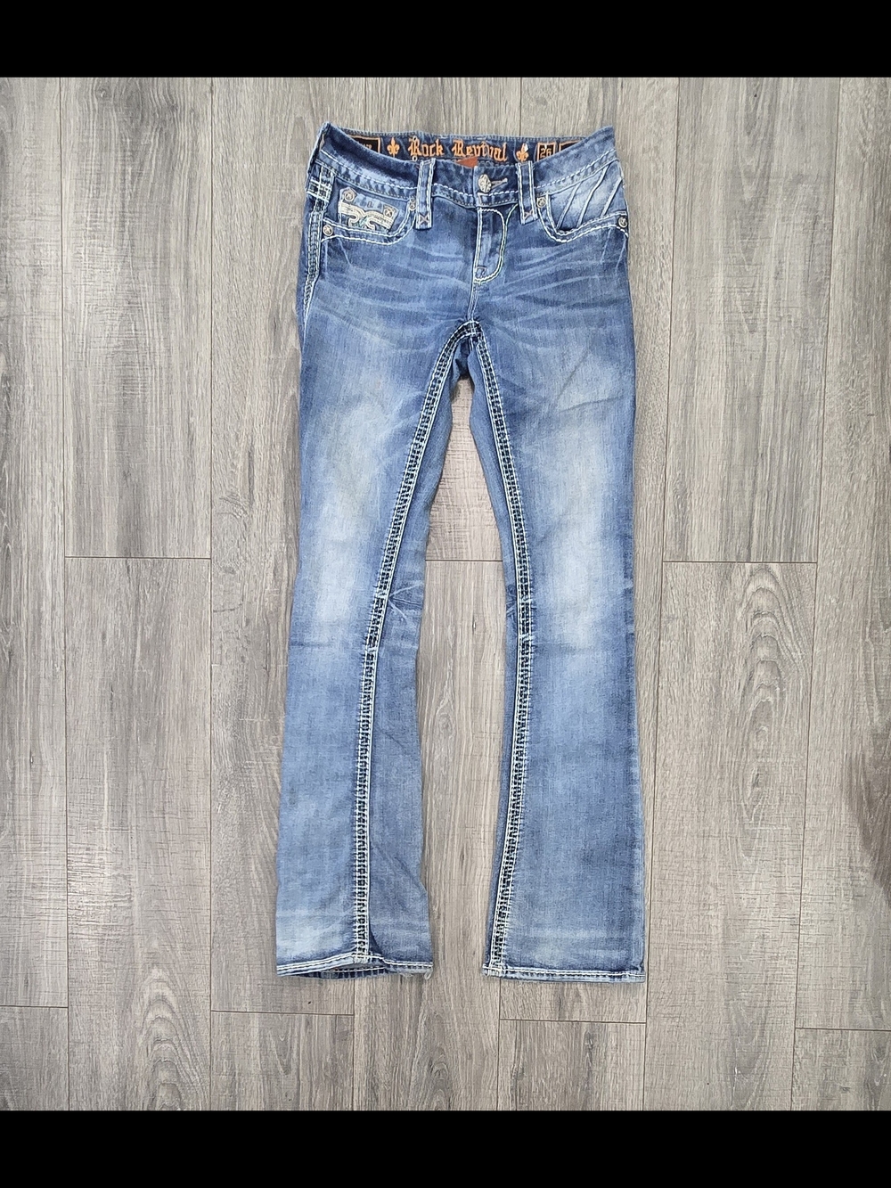Rock Revival Women’s Size 26 Bootcut Jeans Light Wash Fleur-De-Lis Thick Stitch.